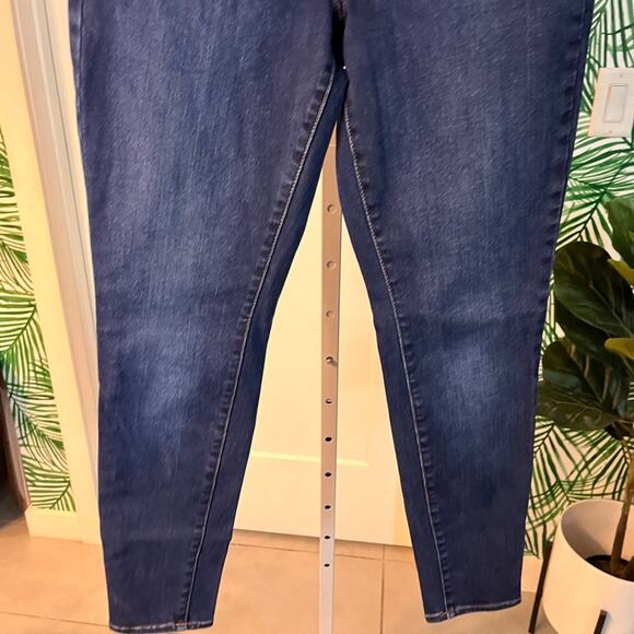 L’Agence Brigitte Mid Rise Skinny Jeans in Bay Size 28 - Picture 4 of 10